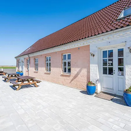 Holiday Cxlv * Norre Nebel